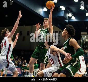 Dezember 18 2022 Moraga, CA USA Colorado State Forward Patrick Cartier (12) schießt den Ball während des NCAA Männer Basketballspiels zwischen Colorado State Rams und den Saint Mary's Gaels. Colorado State schlägt Saint Mary's 62-60 im University Credit Union Pavilion Moraga Calif Thurman James/CSM Stockfoto