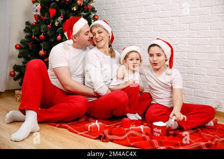 Das Thema des Familienurlaubs ist Neujahr und Weihnachten. Stockfoto