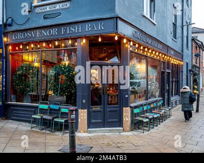 British Fish and Chip Shop - Grosvenor Fish Bar im Stadtzentrum von Norwich in der Gegend von Norwich Lanes. Stockfoto