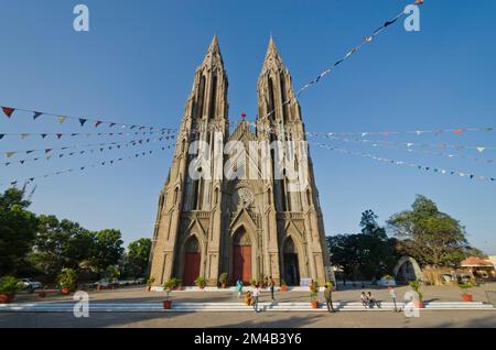 St. Die Kathedrale von Philomenas ist an Heiligabend in Mysore dekoriert. Mysore, Indien Stockfoto