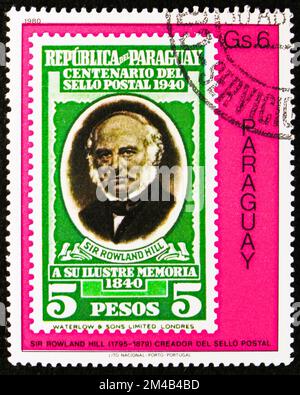 MOSKAU, RUSSLAND - 29. OKTOBER 2022: Poststempel gedruckt in Paraguay zeigt Sir Rowland Hill, Todesstrafe, Serie, um 1980 Stockfoto