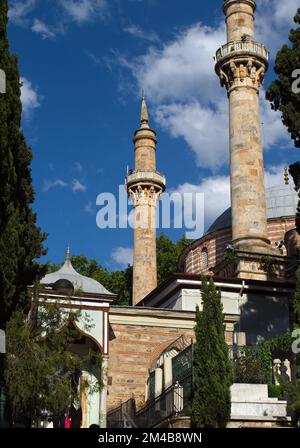 Blick von draußen auf die Emir Sultan Moschee in Bursa, Türkei Stockfoto