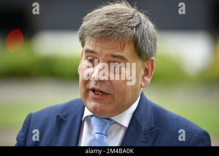 Aktenfoto von Tory MP Andrew Bridgen vom 06. Oktober 06/22, der bei seinem Versuch, seine empfohlene fünftägige Suspendierung wegen einer Reihe von Verstößen gegen Lobbyregeln aufzuheben, versagt hat. Das unabhängige Expertengremium (IEP) wies seine Beschwerde "aus allen Gründen" zurück und teilte dem Hinterbänker mit, dass er vernünftigerweise eine "härtere" Strafe hätte erhalten können. Ausgabedatum: Dienstag, 20. Dezember 2022. Stockfoto