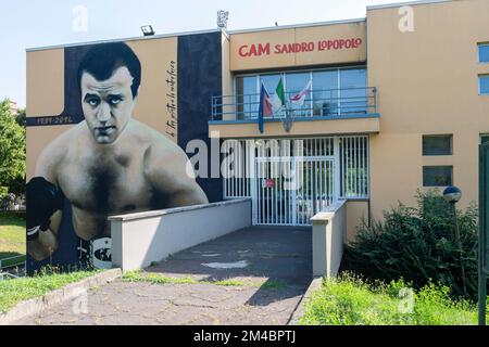 Wandmalereien im Viertel Quarto oggiaro, sandro lopopolo, mailand, italien Stockfoto