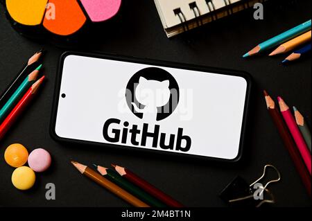 Polen. 17.. Dezember 2022. In dieser Abbildung wird ein GitHub-Logo auf einem Smartphone angezeigt. (Foto: Mateusz Slodkowski/SOPA Images/Sipa USA) Guthaben: SIPA USA/Alamy Live News Stockfoto