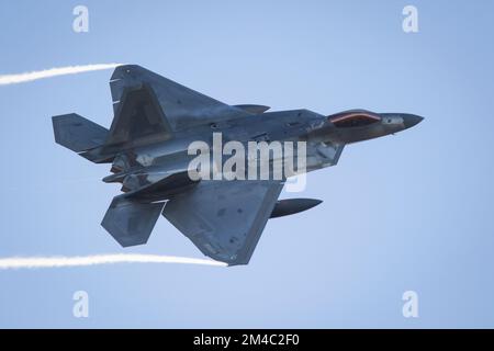 USAF F-22 Raptor startet am 20.. Dezember 2022 von der RAF Lakenheath und kehrt in die USA zurück Stockfoto