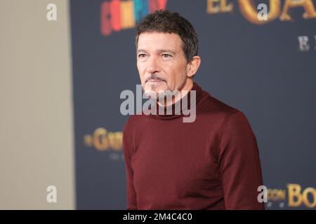 Madrid, Spanien. 20.. Dezember 2022. Schauspieler Antonio Banderas besucht die Fotokonferenz „El Gato Con Botas: El Ultimo Deseo“ (Kuss in Boots: Der letzte Wunsch) im Urso Hotel in Madrid. Kredit: SOPA Images Limited/Alamy Live News Stockfoto