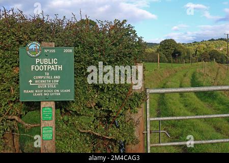 Öffentlicher Fußweg auf dem Land 355 nach Compstall und Werneth Low Schild, Over Stile, Marple, Stockport, England, UK, SK6 5DT Stockfoto