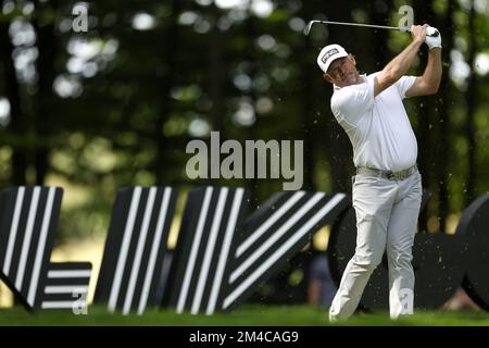 Aktenfoto von 10-06-2022 von Ian Westwood T-Shirts vom 5.. Loch. Spieler, die LIV Golf beigetreten sind, werden nicht daran gehindert, an den Meistern des nächsten Jahres teilzunehmen, wie die Veranstalter angekündigt haben. Ausgabedatum: Dienstag, 20. Dezember 2022. Stockfoto