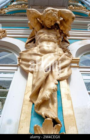 Fassade des Katharinenpalastes. Gelegen In Der Stadt Tsarskoye Selo (Puschkin), St. Petersburg, Russland. 24. vom Juni 2011 Stockfoto