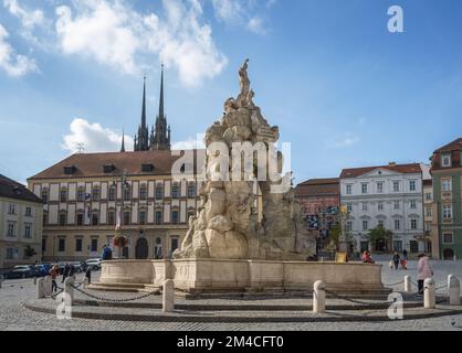 Parnas-Brunnen am Kohlmarkt (Zelny trh) - Brünn, Tschechische Republik Stockfoto