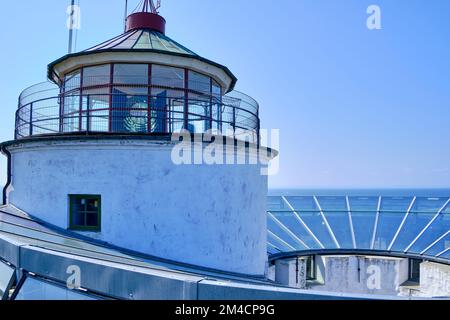 Unterwegs auf den Ertholmen-Inseln, Leuchtturm im Großen Turm (Store Tårn) auf Christiansö, Ertholmene, Dänemark, Skandinavien, Europa. Stockfoto