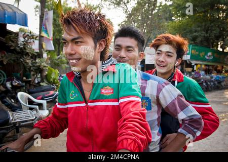 Myanmar, Amarapura, lokalen Jungs Stockfoto