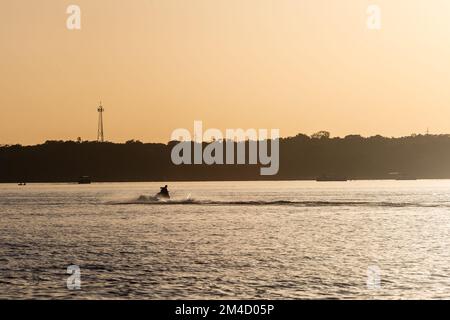 Sonnenaufgang in Bacalar Laguna Stockfoto