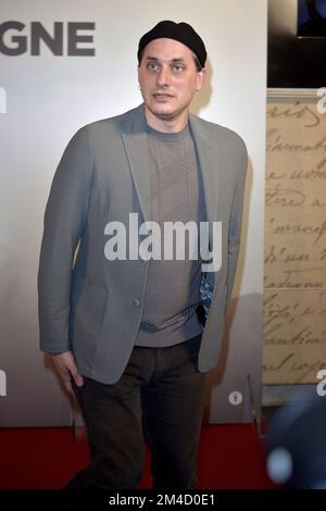 Rom, Italien. 19.. Dezember 2022. Luca Marinelli besucht „Le Otto Montagne Photocall“ im Space Moderno Cinema am 19. Dezember 2022 in Rom, Italien. Kredit: dpa/Alamy Live News Stockfoto