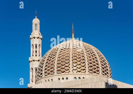 Kuppel und Minarett, Sultan Qaboos große Moschee, Muscat, Oman Stockfoto