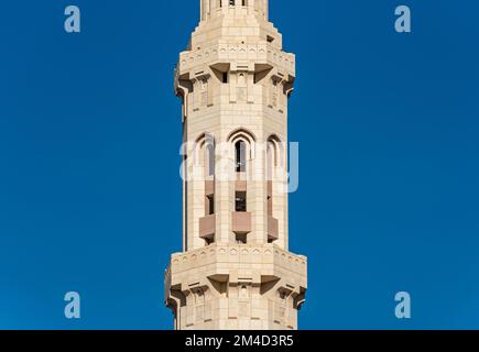 Nahaufnahme des Minaretts, der Sultan-Qaboos-Moschee, Muscat, Oman Stockfoto