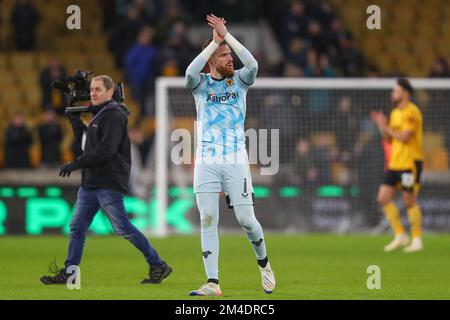 Wolverhampton, Großbritannien. 20.. Dezember 2022. José Sá #1 von Wolverhampton Wanderers applaudiert den Heimfans nach dem Spiel Wolverhampton Wanderers vs Gillingham in der vierten Runde des Carabao Cup in Molineux, Wolverhampton, Großbritannien, 20.. Dezember 2022 (Foto von Gareth Evans/News Images) in Wolverhampton, Großbritannien, am 12./20. Dezember 2022. (Foto: Gareth Evans/News Images/Sipa USA) Guthaben: SIPA USA/Alamy Live News Stockfoto