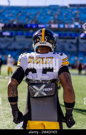 Charlotte, NC, USA. 18.. Dezember 2022. Pittsburgh Steelers Cornerback Arthur Maulet (35) vor dem NFL-Match gegen die Carolina Panthers in Charlotte, NC. (Scott Kinser/Cal Sport Media). Kredit: csm/Alamy Live News Stockfoto