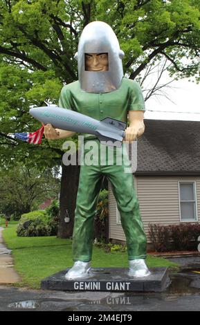 Gemini Giant startet Pad-Schalldämpfer-Mann auf der Route 66 in Wilmington, Illinois Stockfoto