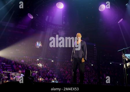 Assago, Italien. 20.. Dezember 2022. Biagio Antonacci tritt während der Palco Centrale Tour 2022 im Mediolanum Forum in Assago live auf der Bühne auf. Kredit: SOPA Images Limited/Alamy Live News Stockfoto