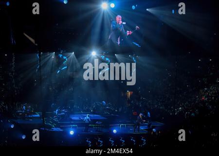 Assago, Italien. 20.. Dezember 2022. Biagio Antonacci tritt während der Palco Centrale Tour 2022 im Mediolanum Forum in Assago live auf der Bühne auf. Kredit: SOPA Images Limited/Alamy Live News Stockfoto