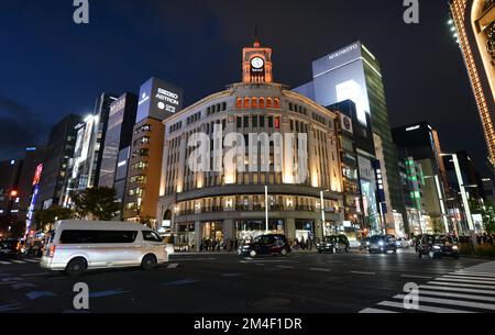 Das berühmte Einkaufsviertel Ginza, Tokio, Japan. Stockfoto