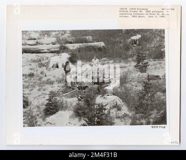 Vulkane - Nach Mount St. Helens Eruption - Washington. Fotografien zu National Forests, Resource Management Practices, Personal sowie Kultur- und Wirtschaftsgeschichte Stockfoto