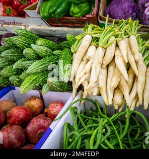 Gemüse auf dem traditionellen lokalen omanischen Markt. Stockfoto