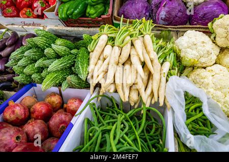 Gemüse auf dem traditionellen lokalen omanischen Markt. Stockfoto