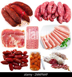 Collage aus verschiedenen Fleischprodukten isoliert auf Weiß Stockfoto