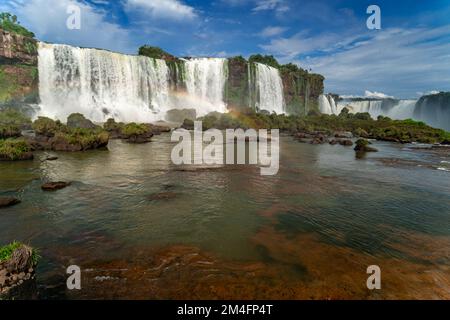 Das größte Wasserfallsystem der Erde, Iguazu, aus einem Hubschrauber Stockfoto