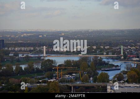 Die Mülheimer Brücke am Rhein aus der Vogelperspektive, Köln, November 2022 Stockfoto