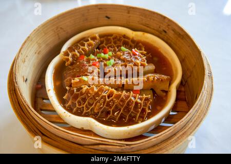 Ein klassischer und köstlicher kantonesischer Morgentee, gedämpfter Geldbauch Stockfoto
