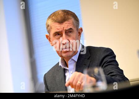 Prag, Tschechische Republik. 16.. Dezember 2022. Ehemaliger Premierminister, Parlamentsabgeordneter und Präsidentschaftskandidat Andrej Babis (ANO), 16. Dezember 2022, Prag, Tschechische Republik. Kredit: Katerina Sulova/CTK Photo/Alamy Live News Stockfoto