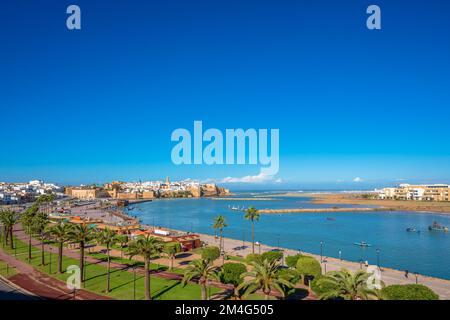 Panoramablick auf Rabat Marokkos Hauptstadt und die Mündung von Bouregreg Stockfoto