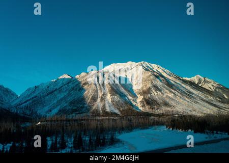 Landschaftsaufnahmen am frühen Morgen eines Berges in British Columbia, Kanada Stockfoto