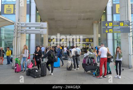 Reisenden, Koffer, Flughafen Palma de Mallorca, Palma, Mallorca, Spanien Stockfoto