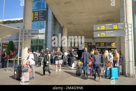 Reisenden, Koffer, Flughafen Palma de Mallorca, Palma, Mallorca, Spanien Stockfoto