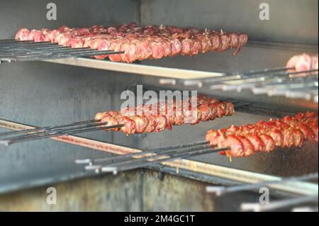 Eine Nahaufnahme einer italienischen Grillspezialität namens Bombette Stockfoto