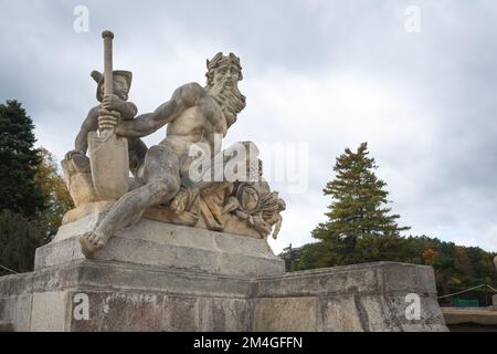 Skulptur des Kaskadenbrunnens im Schlossgarten Cesky Krumlov - Cesky Krumlov, Tschechische Republik Stockfoto