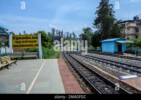 Bahnhof, Beschilderung, Ooty, Udhagamandalam, Tamil Nadu, Indien Stockfoto