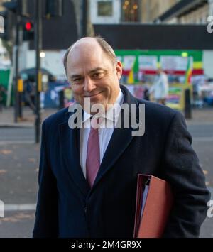 London, England, Großbritannien. 21.. Dezember 2022. DER Verteidigungsminister BEN WALLACE wird in whitehall gesehen. (Bild: © Tayfun Salci/ZUMA Press Wire) Stockfoto