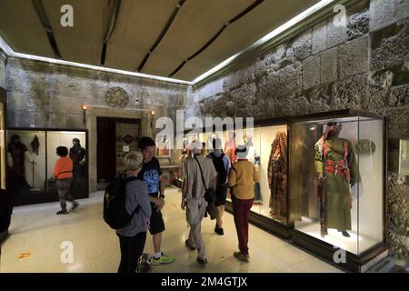 Blick auf das Museum der beliebten Traditionen im römischen Theater, Hashemite Plaza, Amman City, Jordanien, Naher Osten Stockfoto