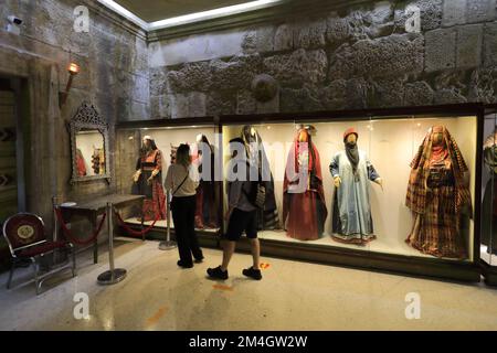 Blick auf das Museum der beliebten Traditionen im römischen Theater, Hashemite Plaza, Amman City, Jordanien, Naher Osten Stockfoto