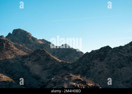 Der Dreamy Draw Park in Arizona, USA, bietet einen fantastischen Blick auf die kleinen felsigen Hügel Stockfoto