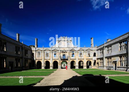 Sommerblick auf Kirby Hall, ein elisabethanisches Landhaus in der Nähe von Gretton, Northamptonshire, England Stockfoto