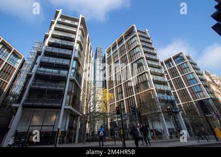 One Hyde Park, ein großer Wohn- und Einzelhandelskomplex in Knightsbridge, London, Großbritannien Stockfoto