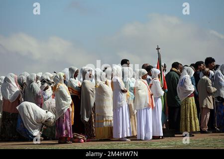 Feierliche Versammlung der Kirche St. Michaels in Asmara bei der Nigdet-Jubiläumsfeier Stockfoto