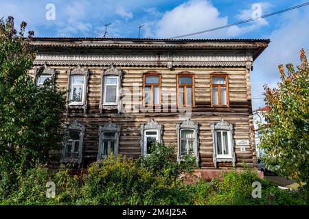 Altes Holzhaus, Tomsk, Oblast Tomsk, Russland Stockfoto